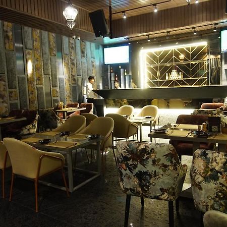 Red Orchid Hotel Kanpur Exterior photo