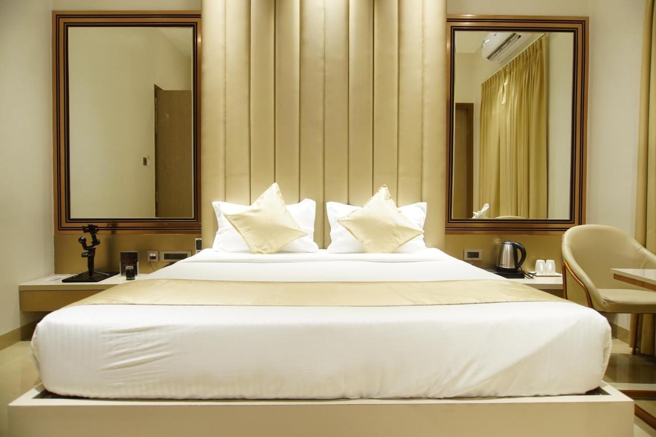 Red Orchid Hotel Kanpur Exterior photo